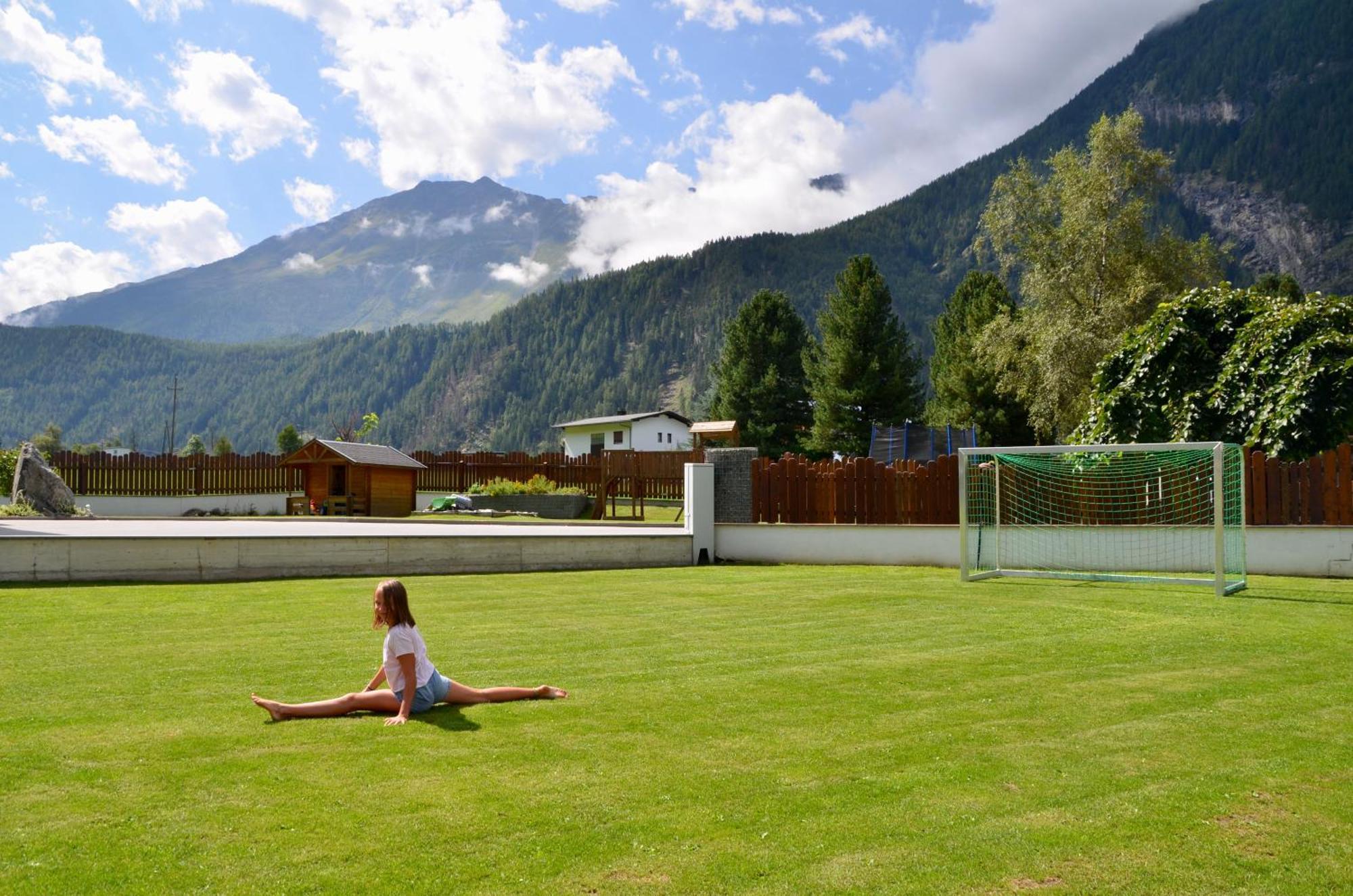 Landhaus Waldhart Apartment Umhausen Bagian luar foto